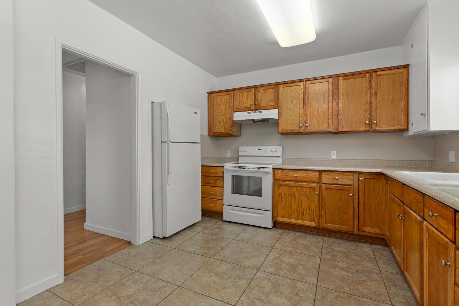 Detail Gallery Image 10 of 25 For 3030 Pioneer Rd, Hughson,  CA 95326 - 3 Beds | 1 Baths