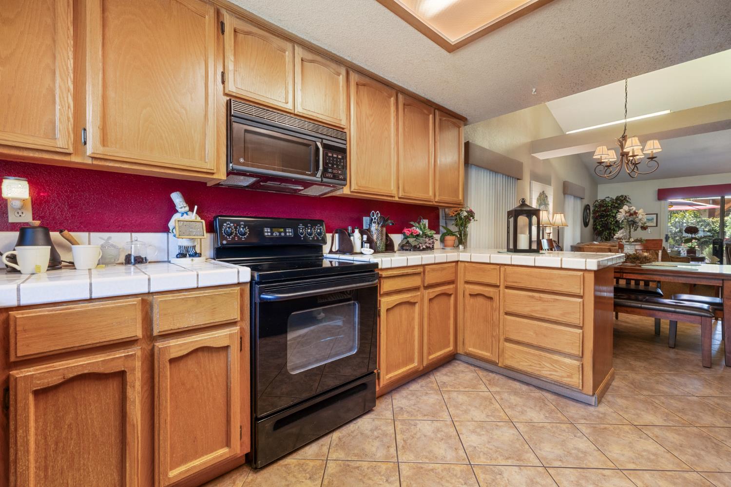 Detail Gallery Image 11 of 36 For 1009 Bobcat Ct, Modesto,  CA 95358 - 3 Beds | 2 Baths
