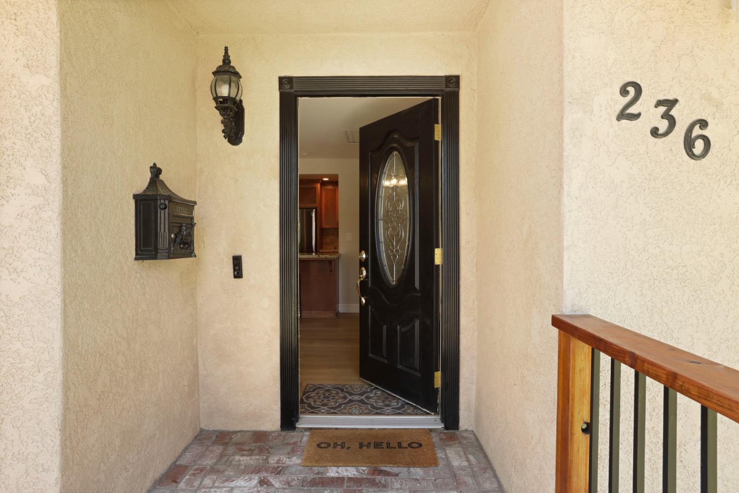 Detail Gallery Image 4 of 56 For 236 Emerson Ave, Modesto,  CA 95350 - 3 Beds | 1/1 Baths