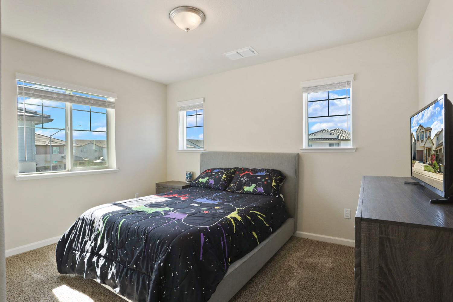 Detail Gallery Image 18 of 33 For 1540 Aspire Way, Modesto,  CA 95356 - 5 Beds | 2/1 Baths