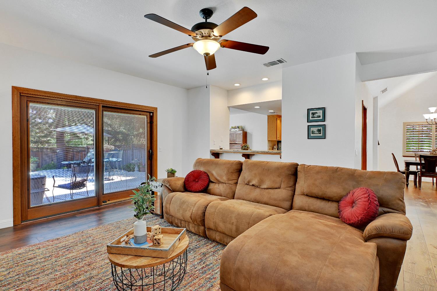 Detail Gallery Image 15 of 62 For 4710 Dea Way, Fair Oaks,  CA 95628 - 4 Beds | 3 Baths