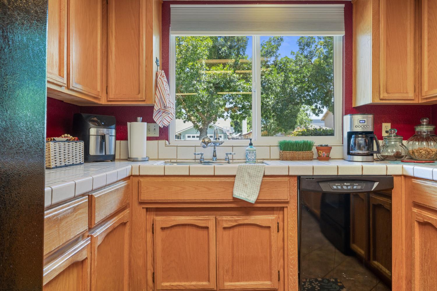 Detail Gallery Image 9 of 36 For 1009 Bobcat Ct, Modesto,  CA 95358 - 3 Beds | 2 Baths