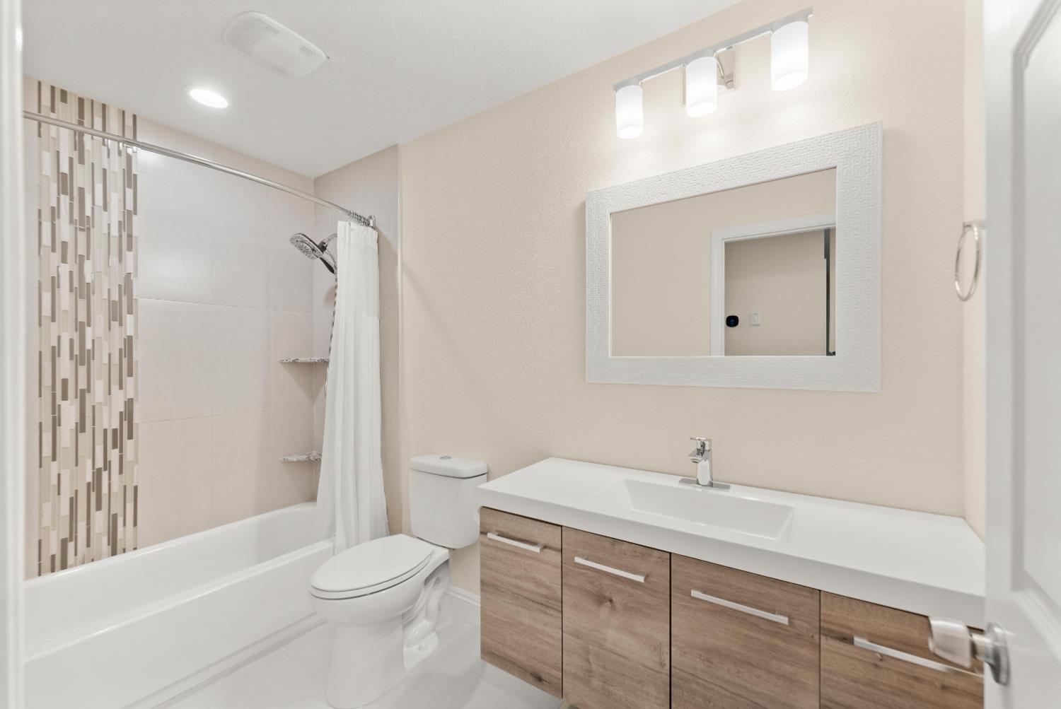 Detail Gallery Image 29 of 60 For 6936 Kon Tiki Dr, Orangevale,  CA 95662 - 4 Beds | 2/1 Baths