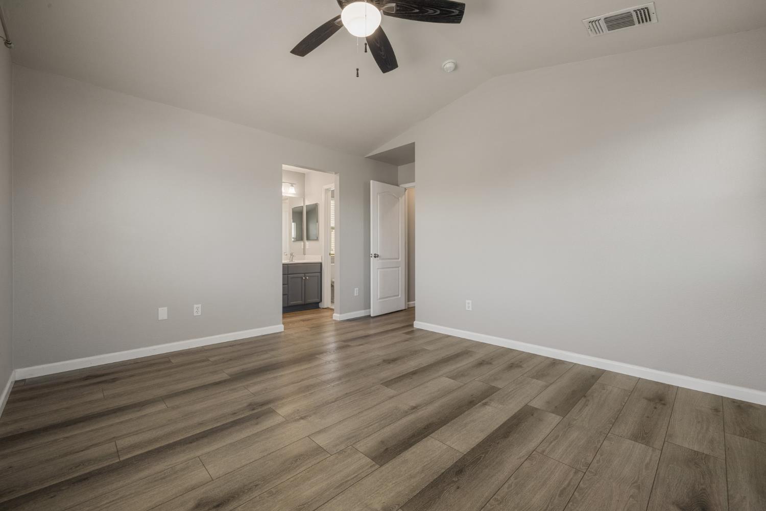 Detail Gallery Image 32 of 55 For 4330 Alba Ct, Turlock,  CA 95382 - 3 Beds | 2/1 Baths