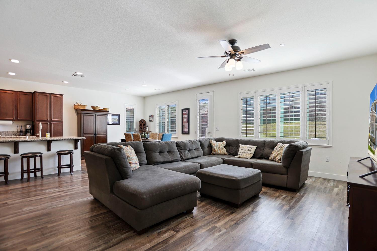 Detail Gallery Image 12 of 37 For 21224 Grapevine, Patterson,  CA 95363 - 5 Beds | 3 Baths