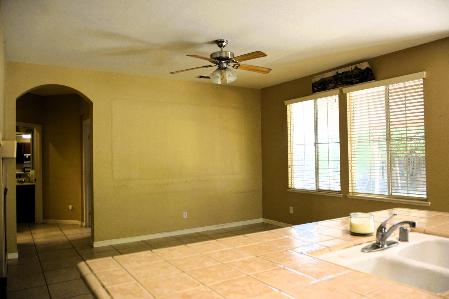 Detail Gallery Image 9 of 29 For 1492 Antioch Ct, Merced,  CA 95348 - 5 Beds | 2/1 Baths