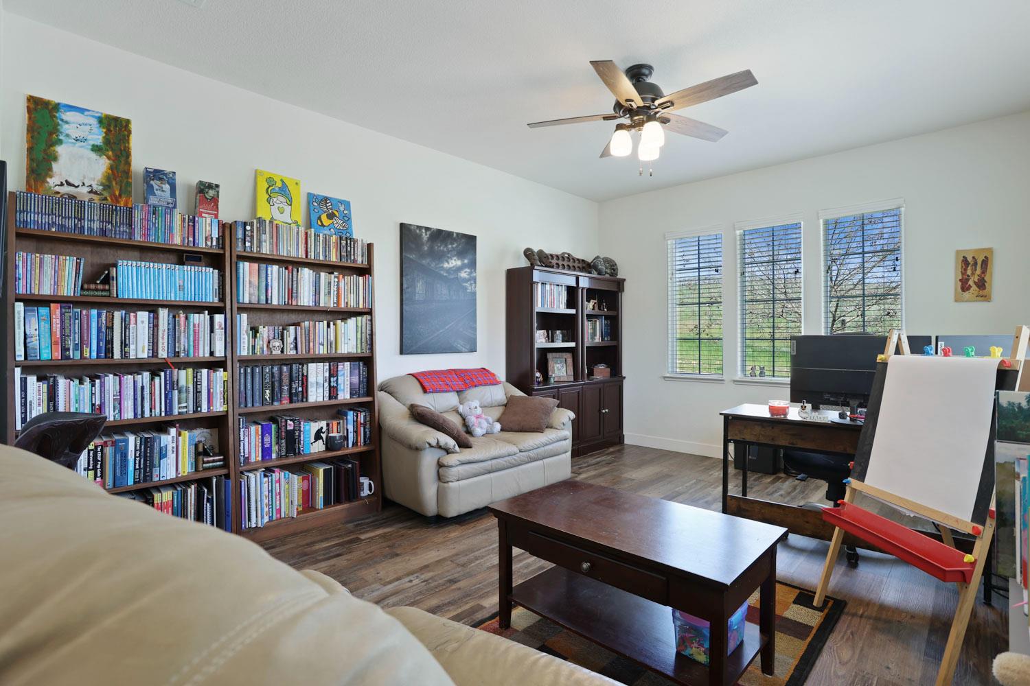 Detail Gallery Image 4 of 37 For 21224 Grapevine, Patterson,  CA 95363 - 5 Beds | 3 Baths