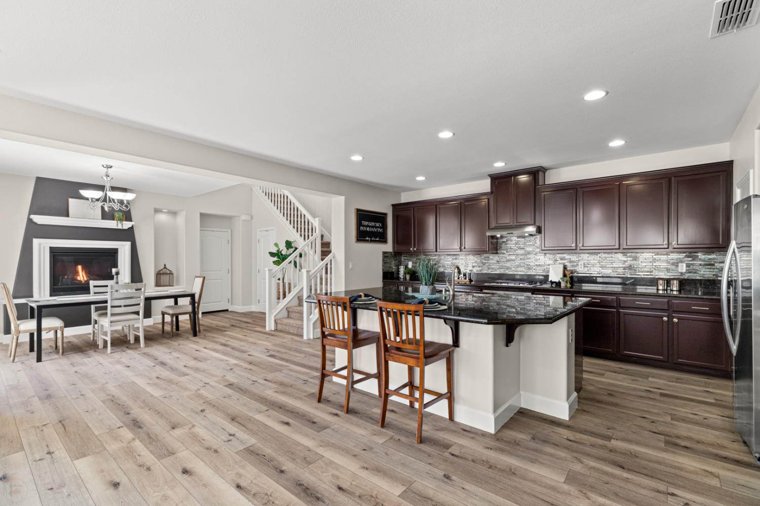 Detail Gallery Image 13 of 47 For 662 W Gravino Dr, Tracy,  CA 95391 - 4 Beds | 3 Baths