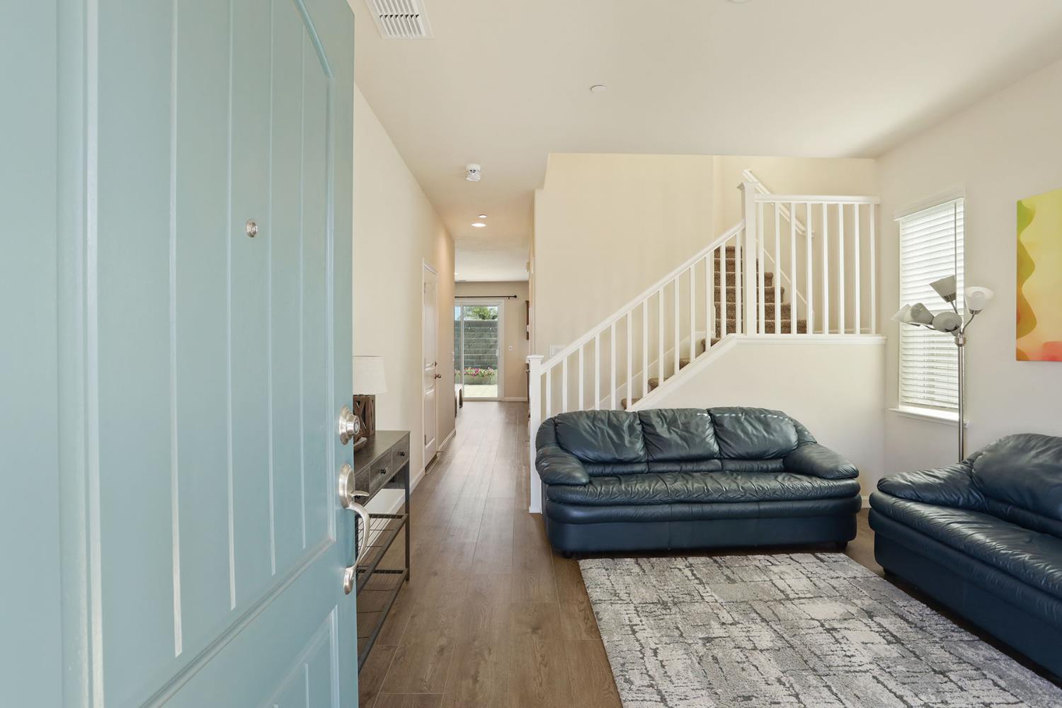 Detail Gallery Image 4 of 33 For 1540 Aspire Way, Modesto,  CA 95356 - 5 Beds | 2/1 Baths