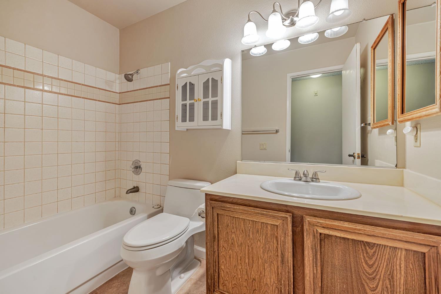 Detail Gallery Image 33 of 38 For 5544 Montia Ct, Orangevale,  CA 95662 - 4 Beds | 2/1 Baths