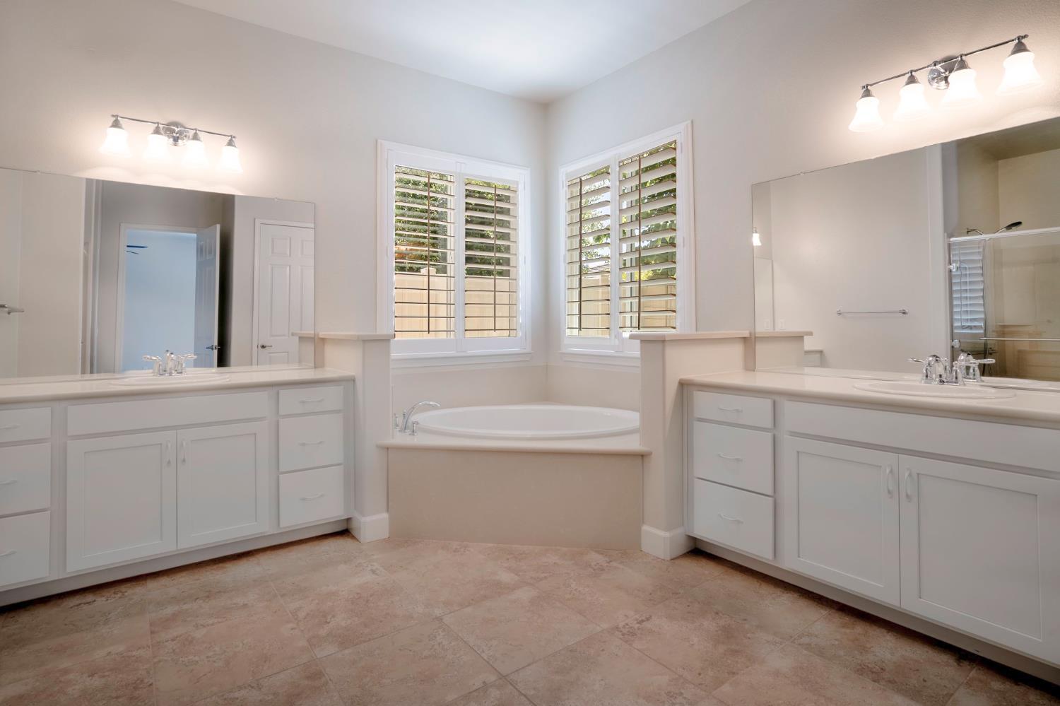 Detail Gallery Image 39 of 55 For 1264 Elm Ridge St, Manteca,  CA 95336 - 3 Beds | 2/1 Baths