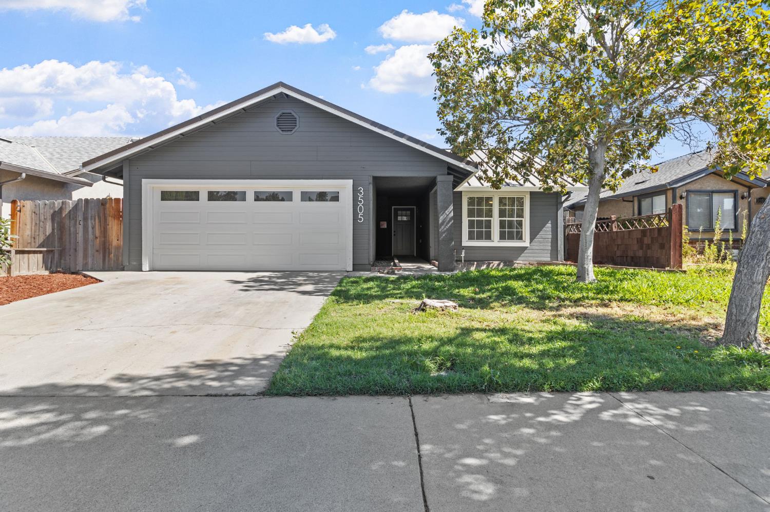 Detail Gallery Image 1 of 17 For 3505 Akeby Dr, Modesto,  CA 95356 - 3 Beds | 2 Baths