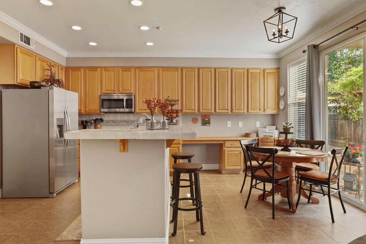 Detail Gallery Image 12 of 21 For 1214 Royal Ann Ct, Brentwood,  CA 94513 - 4 Beds | 2/1 Baths