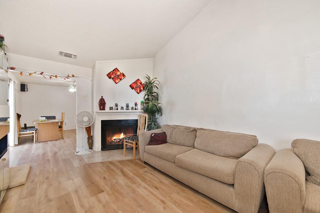 Detail Gallery Image 5 of 40 For 5500 E Knoll Dr, Fair Oaks,  CA 95628 - – Beds | – Baths