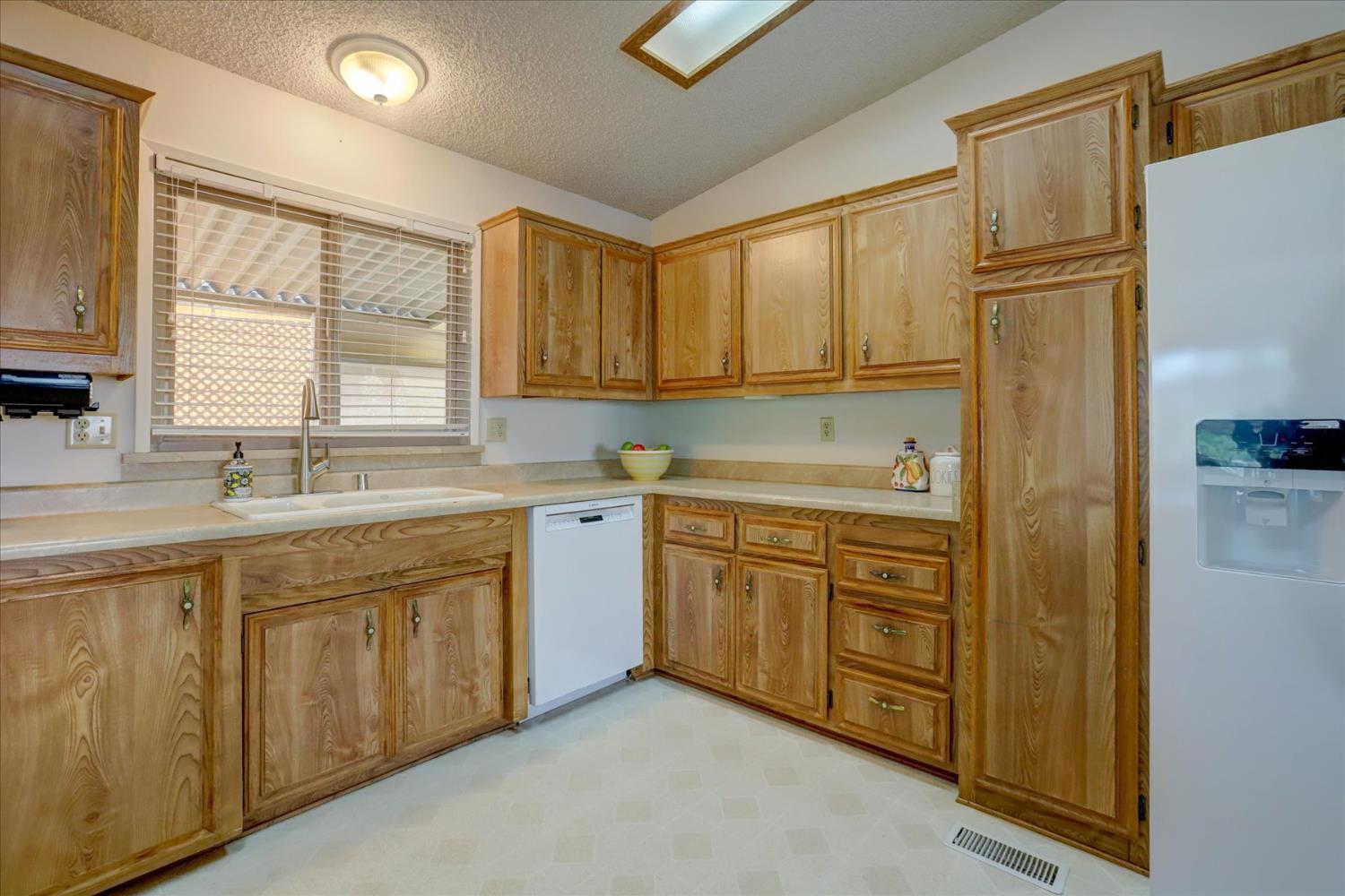 Detail Gallery Image 17 of 68 For 10046 Dalewood Way, Grass Valley,  CA 95949 - 2 Beds | 2 Baths