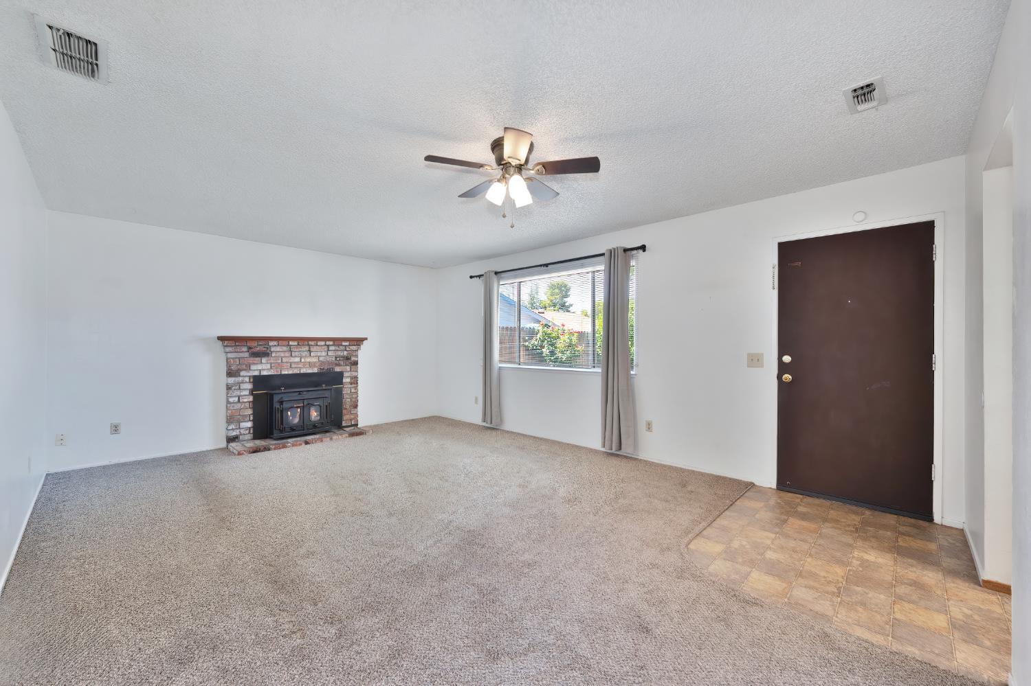 Detail Gallery Image 6 of 41 For 104 Briarcliff Ct, Folsom,  CA 95630 - 3 Beds | 2 Baths