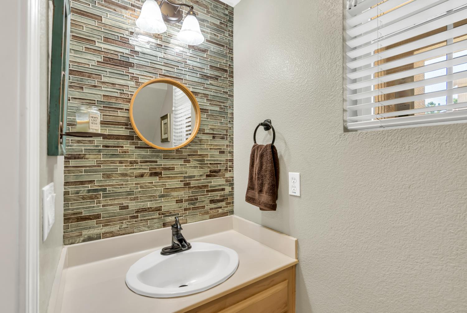 Detail Gallery Image 20 of 53 For 3962 Martis St, West Sacramento,  CA 95691 - 4 Beds | 2/1 Baths