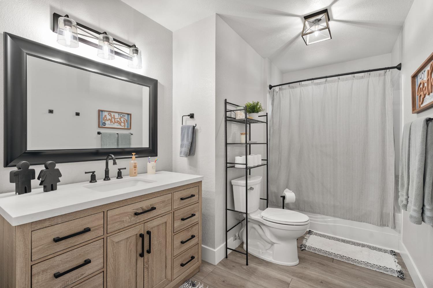 Detail Gallery Image 18 of 29 For 3960 Rustic Rd, Cameron Park,  CA 95682 - 3 Beds | 2 Baths