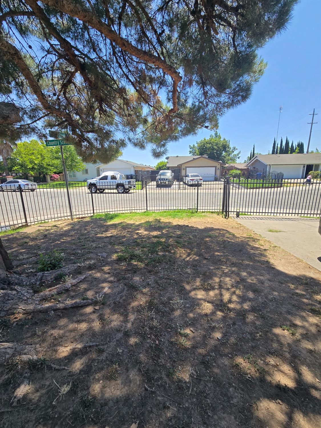 Detail Gallery Image 38 of 39 For 4631 Country Scene Way, Sacramento,  CA 95823 - 3 Beds | 2 Baths