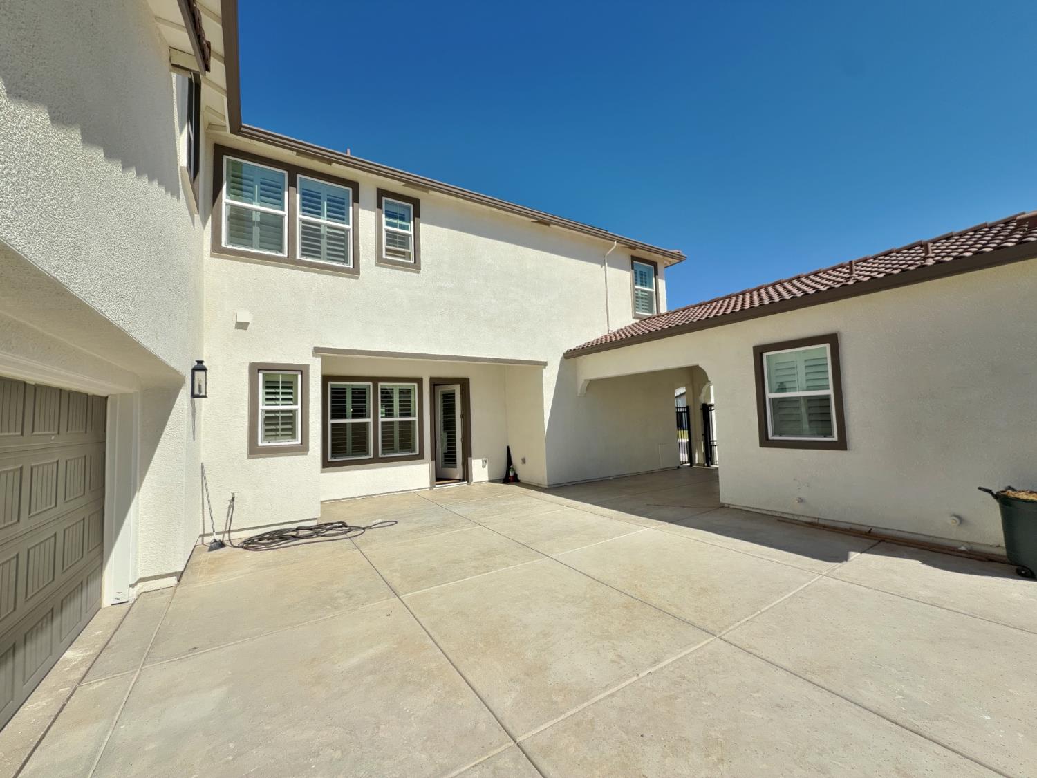 Detail Gallery Image 39 of 44 For 8594 Sona Way, Elk Grove,  CA 95757 - 6 Beds | 5/1 Baths