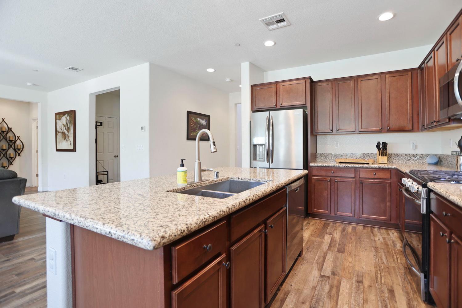 Detail Gallery Image 9 of 37 For 21224 Grapevine, Patterson,  CA 95363 - 5 Beds | 3 Baths