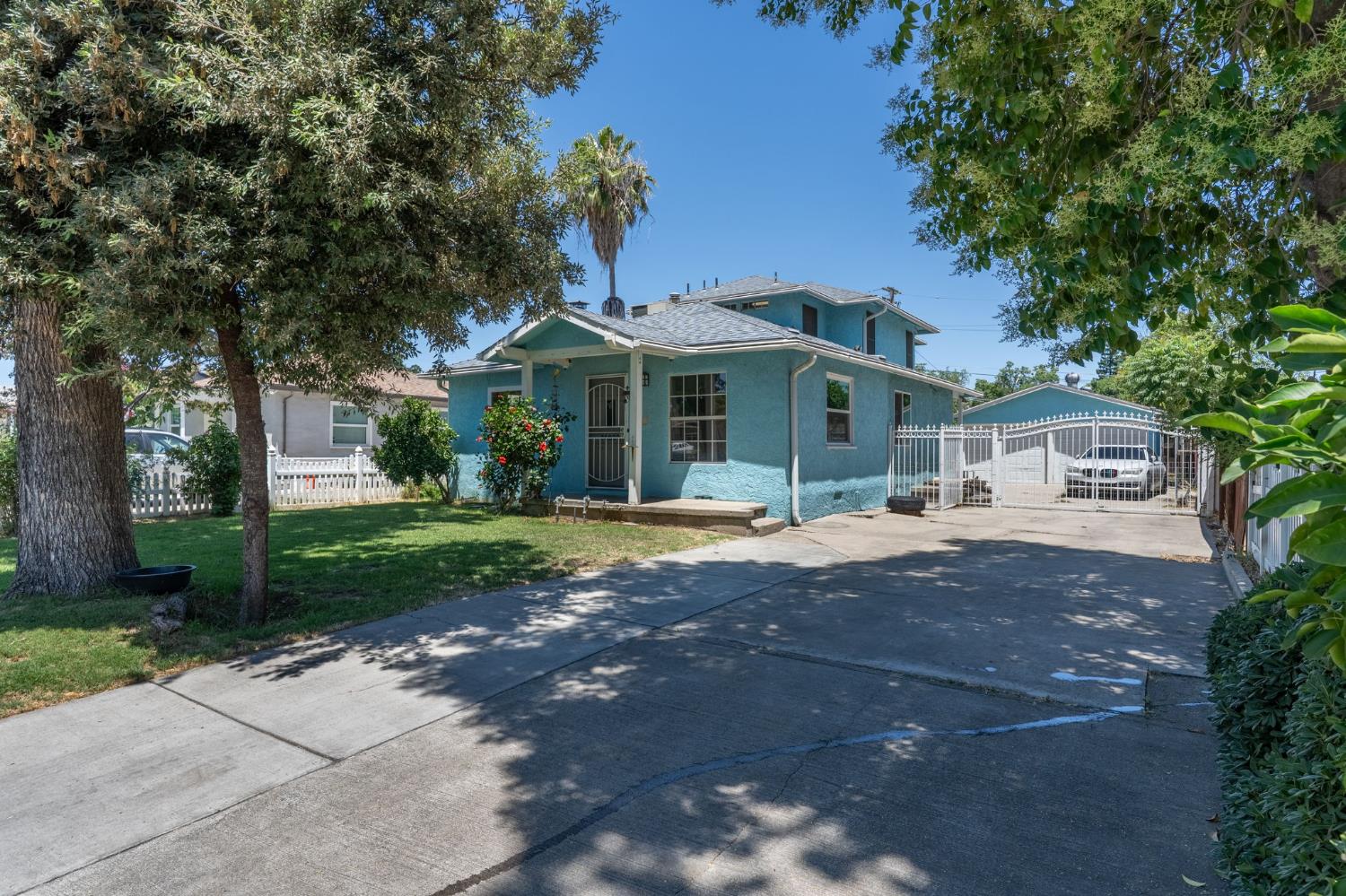 Detail Gallery Image 1 of 28 For 1741 Idalou Ave, Modesto,  CA 95350 - 4 Beds | 2/1 Baths