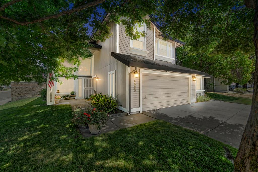 Detail Gallery Image 2 of 31 For 4530 Winter Oak Way, Antelope,  CA 95843 - 3 Beds | 2/1 Baths