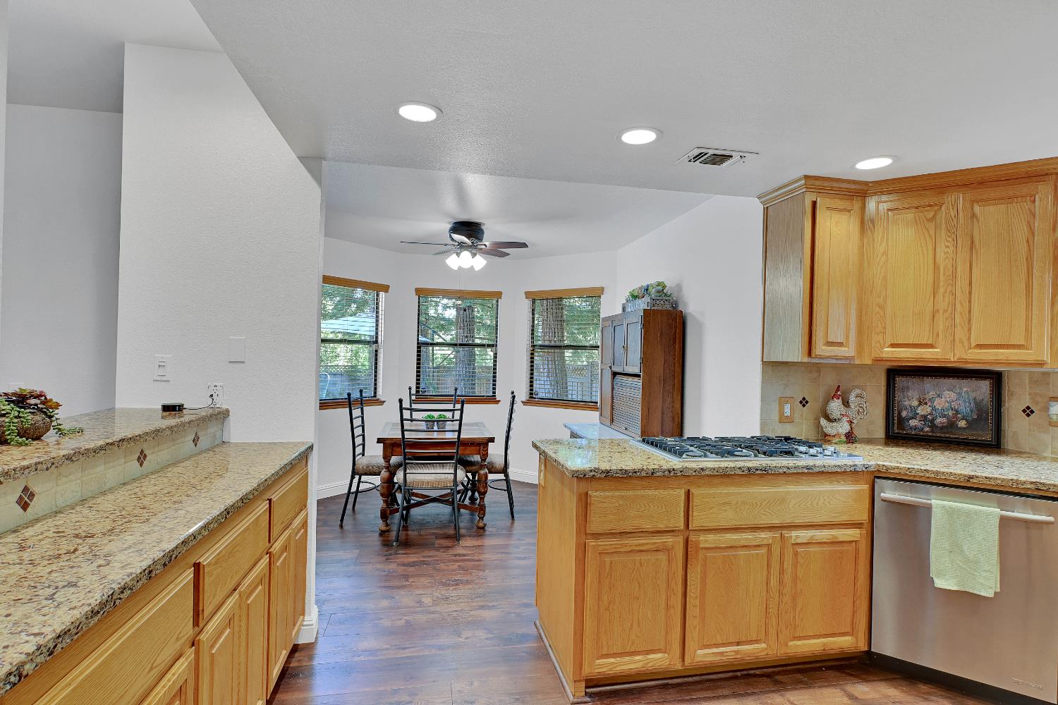 Detail Gallery Image 18 of 62 For 4710 Dea Way, Fair Oaks,  CA 95628 - 4 Beds | 3 Baths