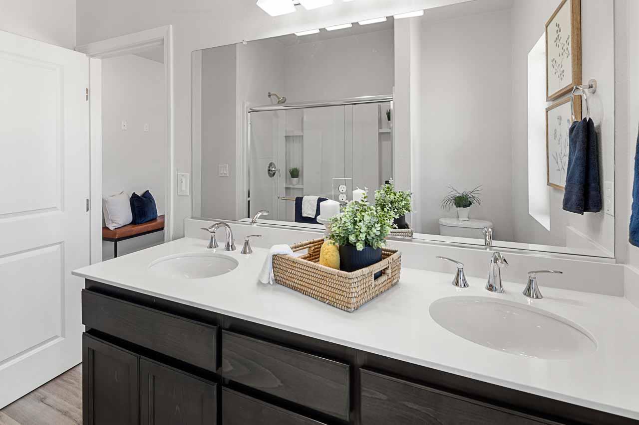 Detail Gallery Image 5 of 6 For 35 Brookbay Way, Sacramento,  CA 95838 - 3 Beds | 2/1 Baths