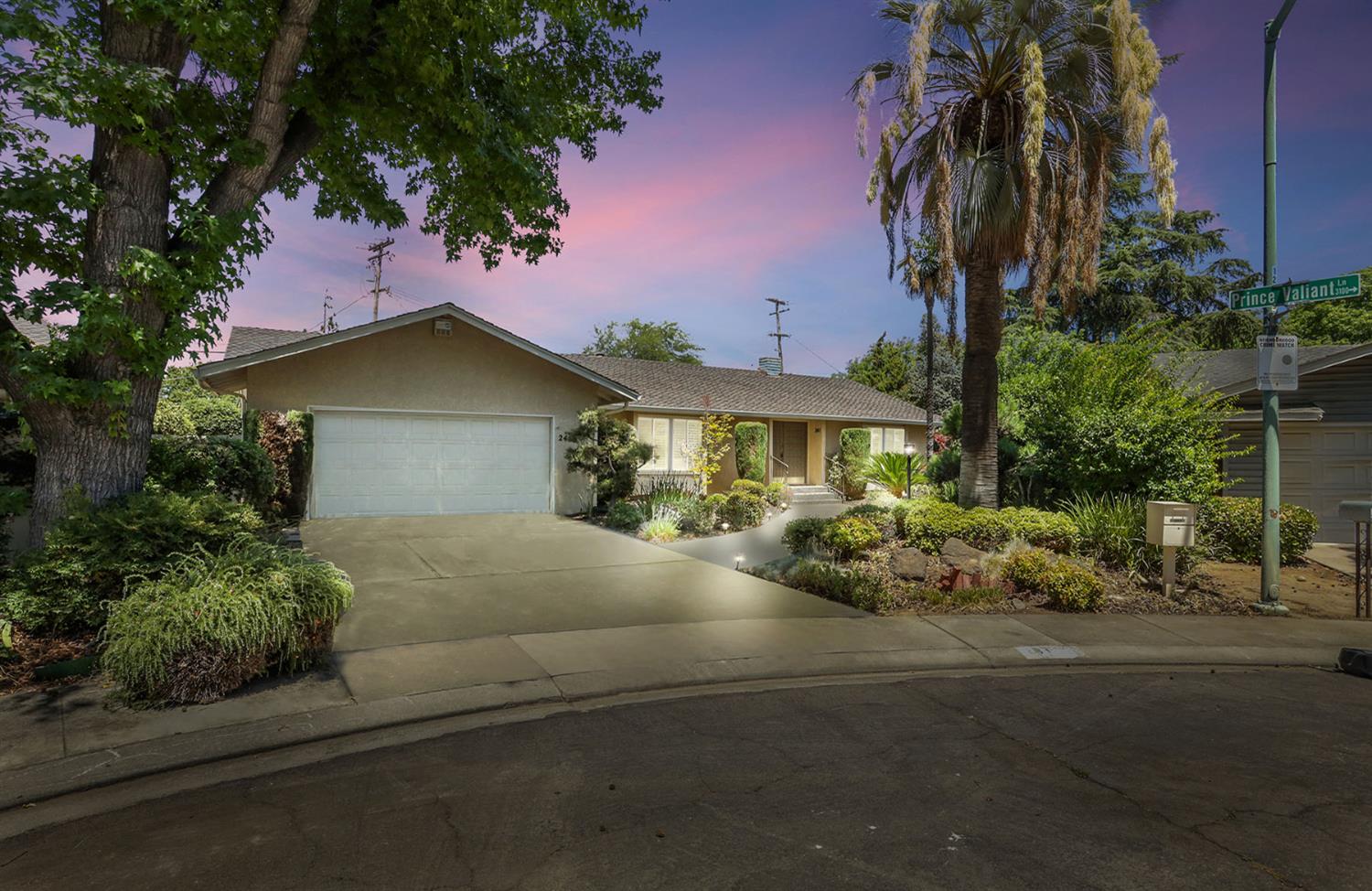Detail Gallery Image 1 of 66 For 241 Charlemagne Way, Modesto,  CA 95350 - 4 Beds | 2 Baths