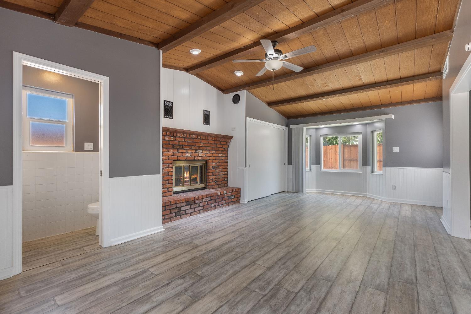 Detail Gallery Image 12 of 40 For 2537 Warrego Way, Sacramento,  CA 95826 - 4 Beds | 2/1 Baths