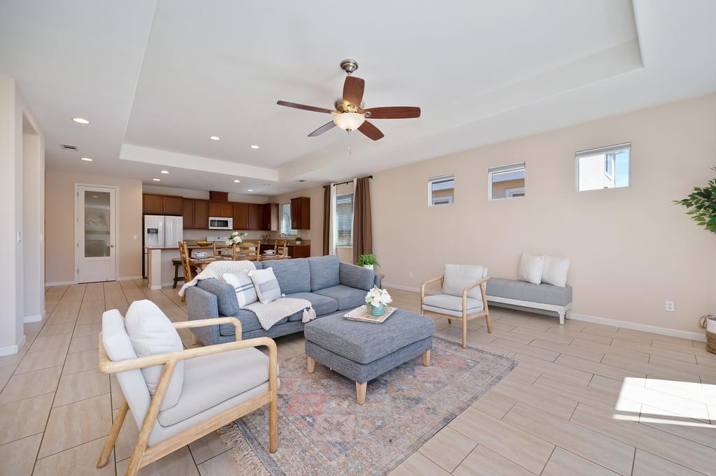 Detail Gallery Image 5 of 35 For 1681 Highland Dr, West Sacramento,  CA 95691 - 3 Beds | 2 Baths