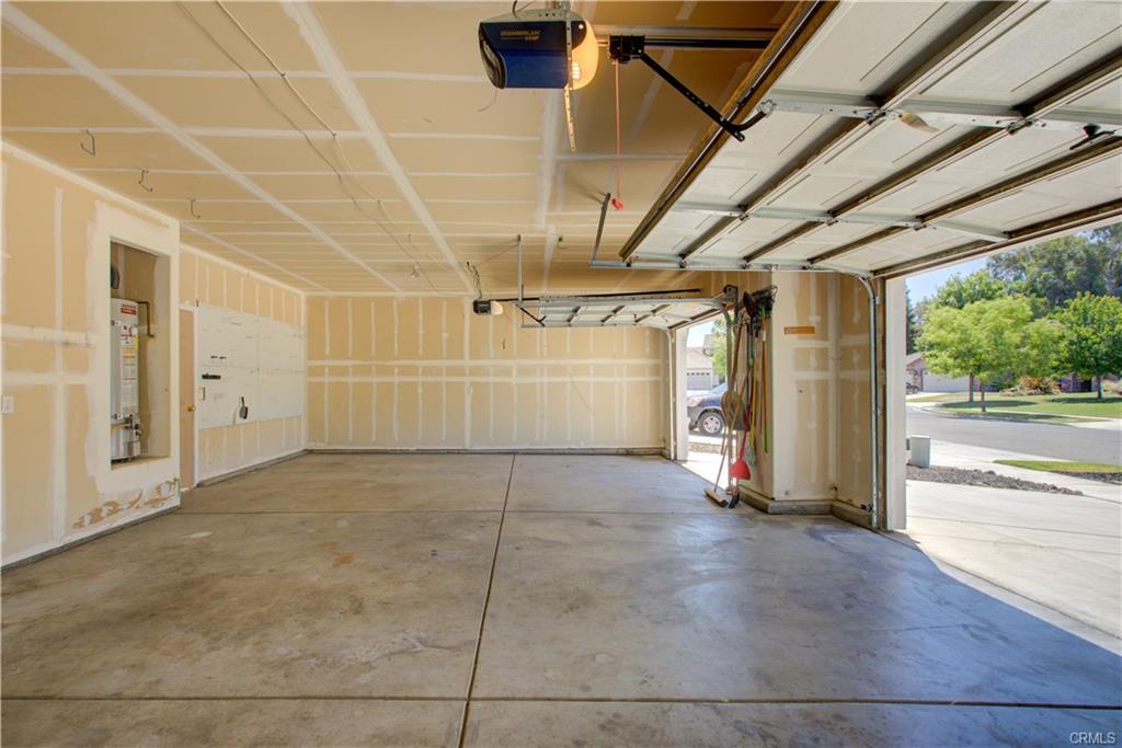 Detail Gallery Image 33 of 54 For 1443 Favier Dr, Merced,  CA 95340 - 5 Beds | 2/1 Baths
