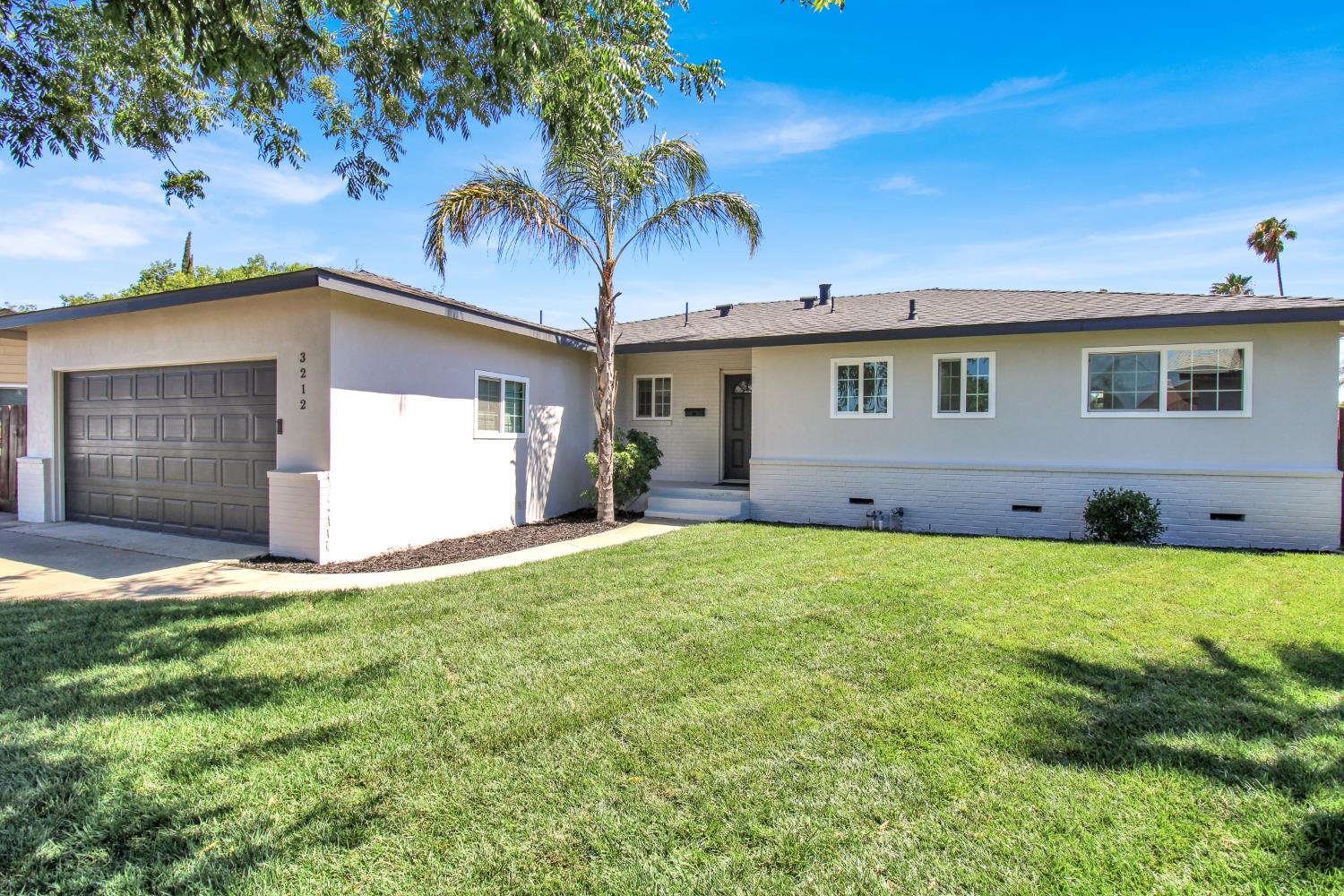 Detail Gallery Image 8 of 45 For 3212 Lotus Ct, Ceres,  CA 95307 - 3 Beds | 2 Baths
