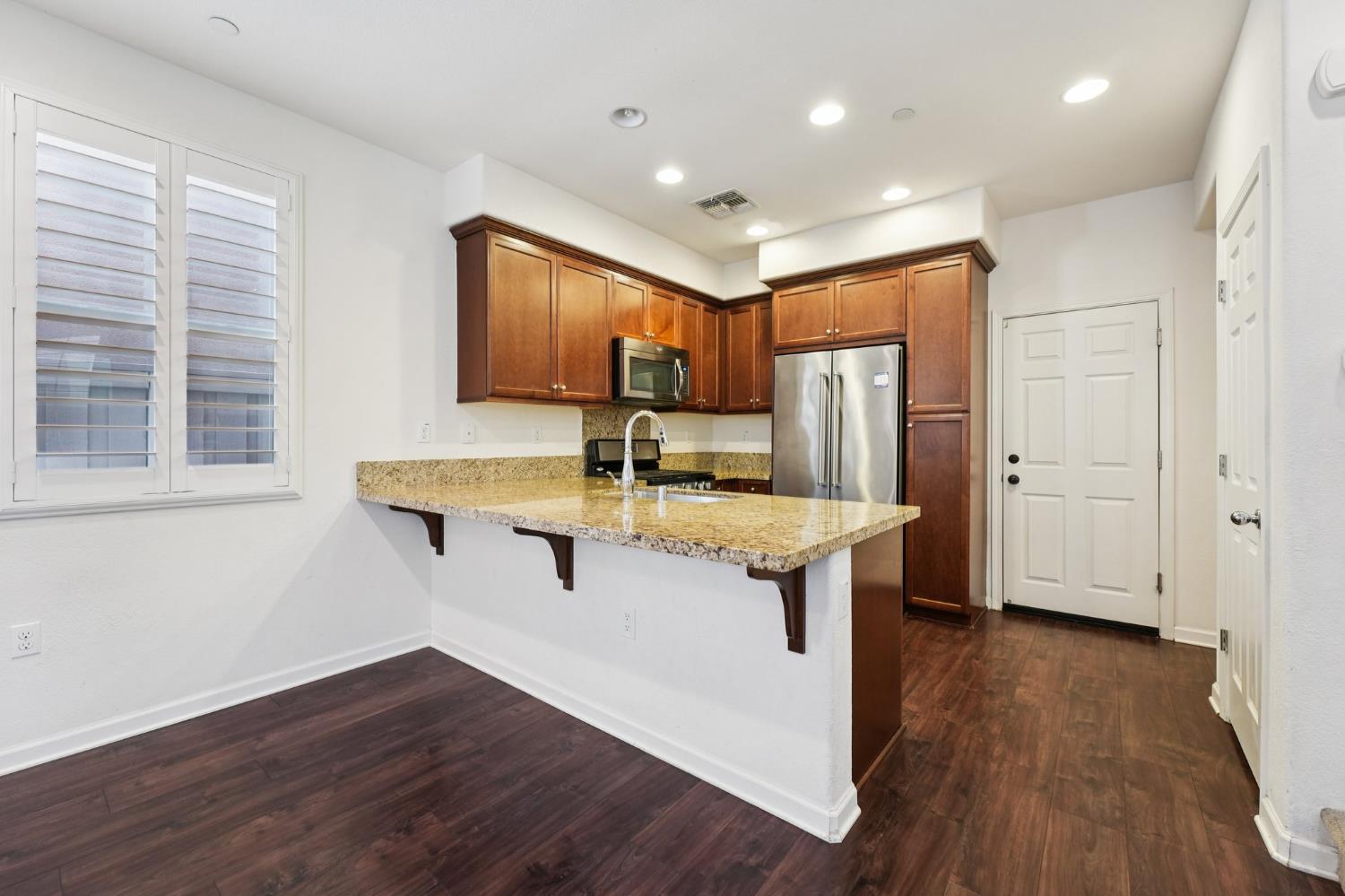 Detail Gallery Image 13 of 45 For 818 Queen Palm Ln, Brentwood,  CA 94513 - 3 Beds | 2/1 Baths