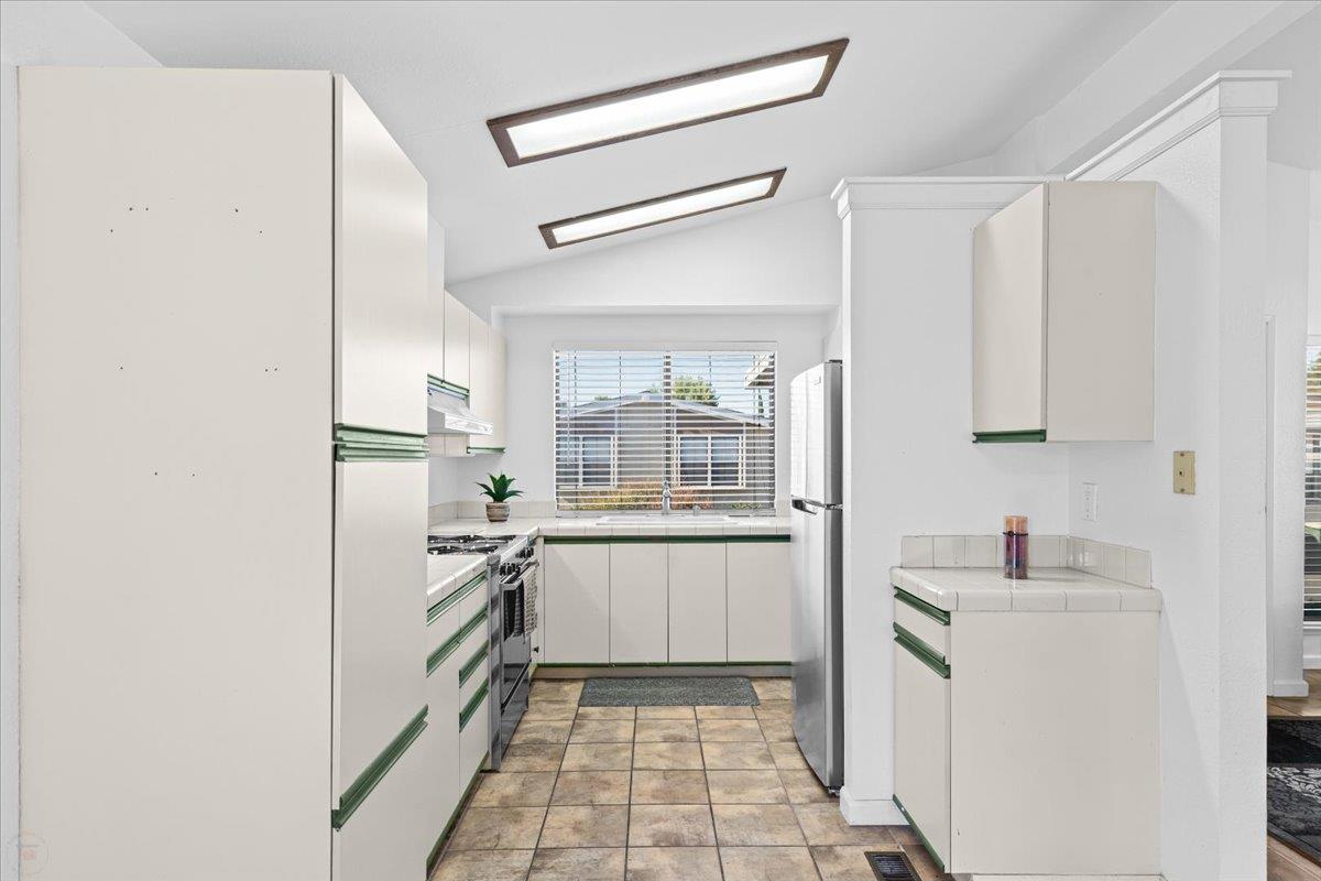 Detail Gallery Image 14 of 58 For 1500 Held Ave 79, Modesto,  CA 95355 - 2 Beds | 2 Baths