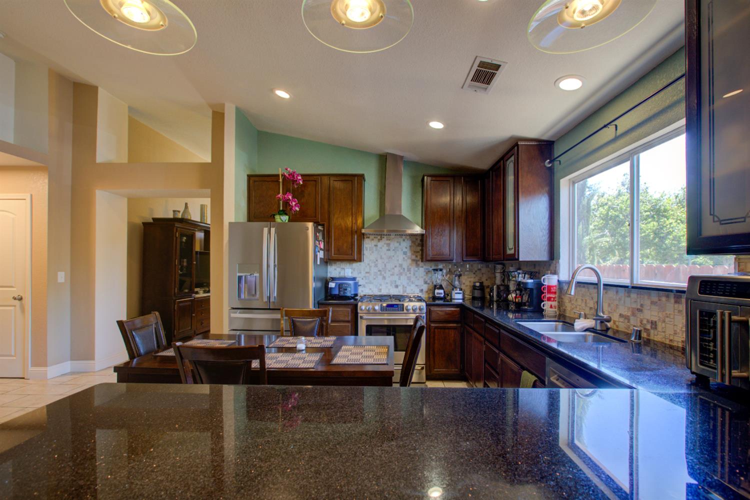Detail Gallery Image 12 of 31 For 3129 Malik Ave, Ceres,  CA 95307 - 4 Beds | 2 Baths