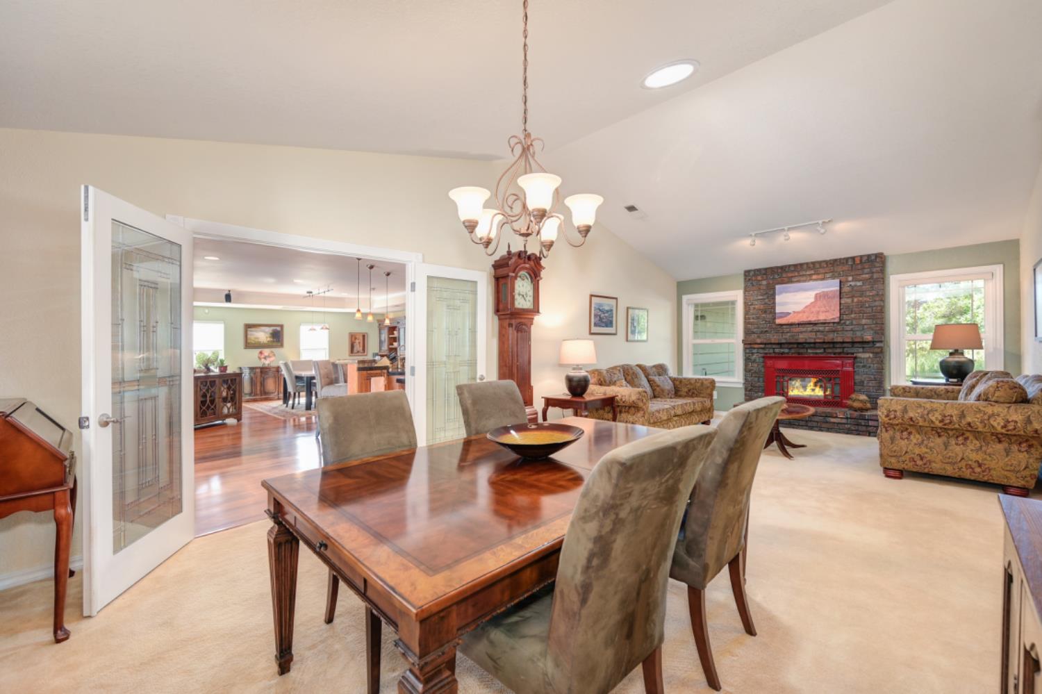 Detail Gallery Image 8 of 42 For 2421 Huckleberry Ln, Valley Springs,  CA 95252 - 3 Beds | 2 Baths