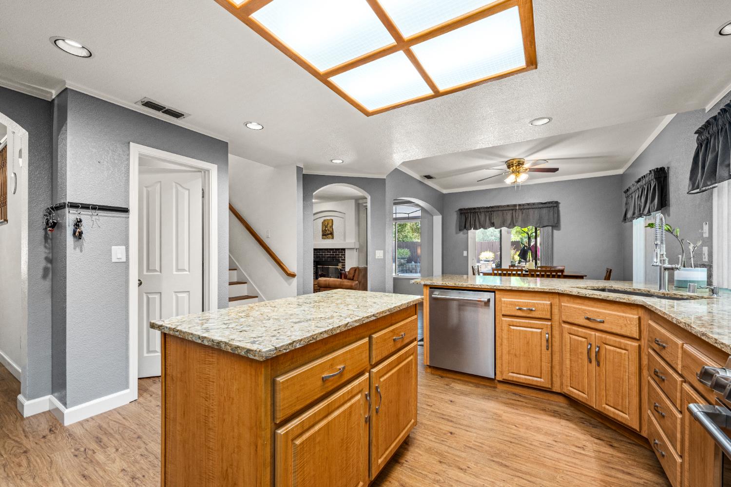 Detail Gallery Image 20 of 57 For 5100 Homeland Ct, Antelope,  CA 95843 - 6 Beds | 3 Baths