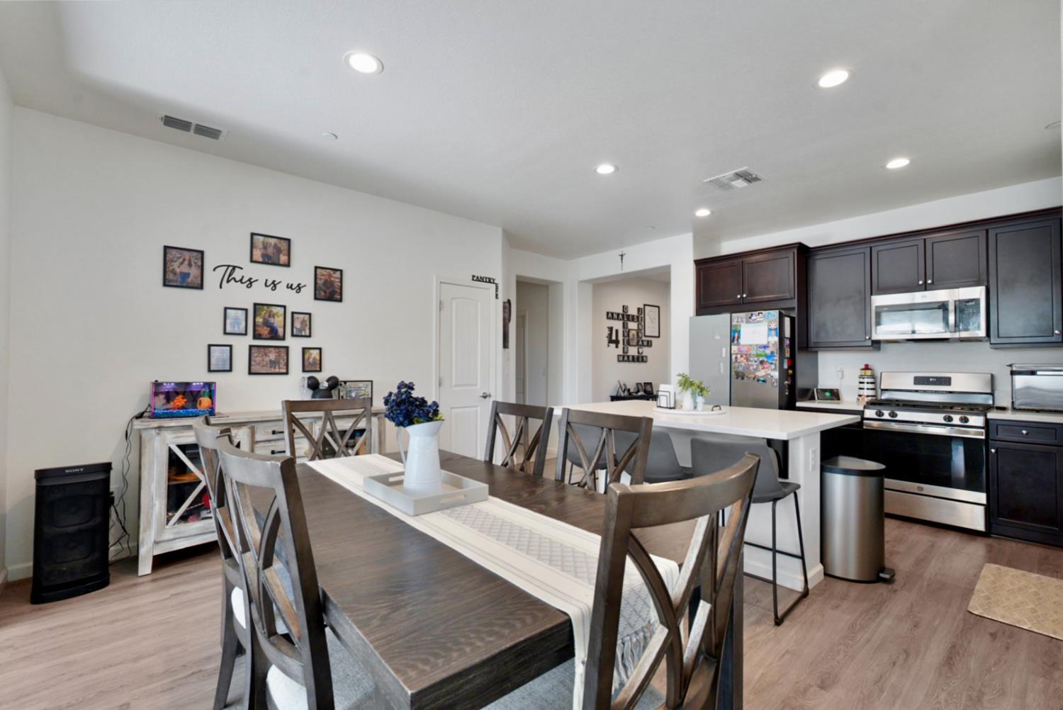 Detail Gallery Image 8 of 33 For 453 Daffodil Dr, Merced,  CA 95341 - 3 Beds | 2 Baths