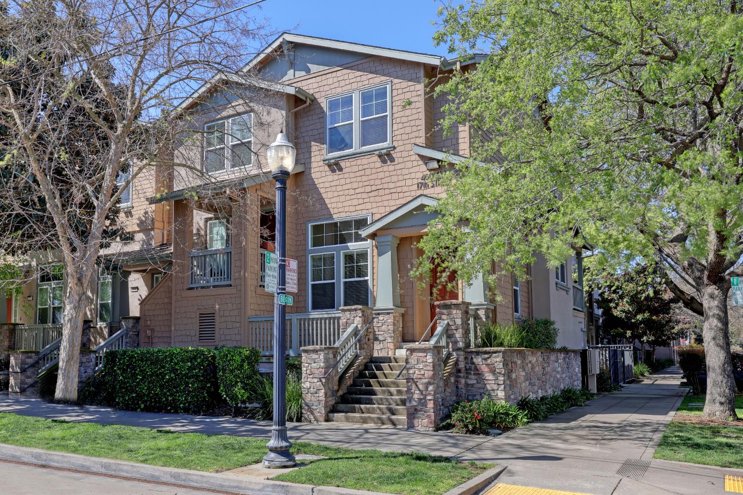 Detail Gallery Image 49 of 49 For 400 17th St #40,  Sacramento,  CA 95811 - 2 Beds | 2/1 Baths