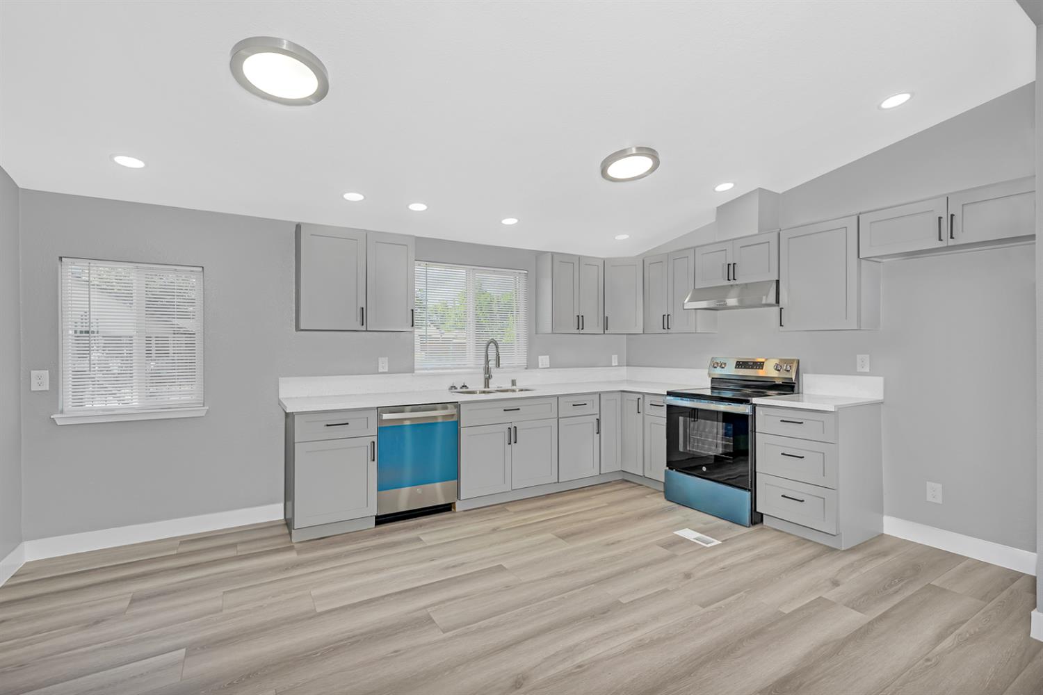 Detail Gallery Image 12 of 39 For 8721 Laird St, Patterson,  CA 95363 - 3 Beds | 2 Baths