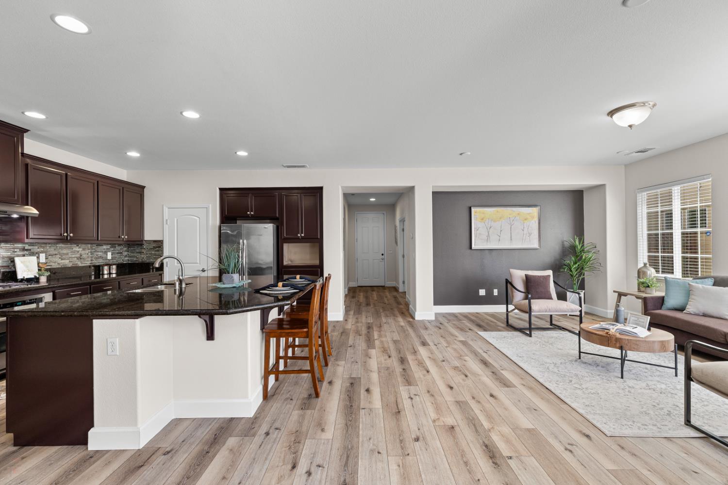Detail Gallery Image 8 of 47 For 662 W Gravino Dr, Tracy,  CA 95391 - 4 Beds | 3 Baths