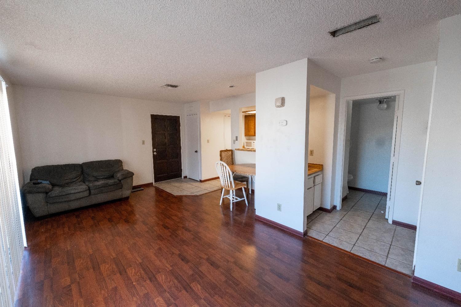 Detail Gallery Image 7 of 10 For 3701 Colonial Dr #34,  Modesto,  CA 95350 - 1 Beds | 1 Baths