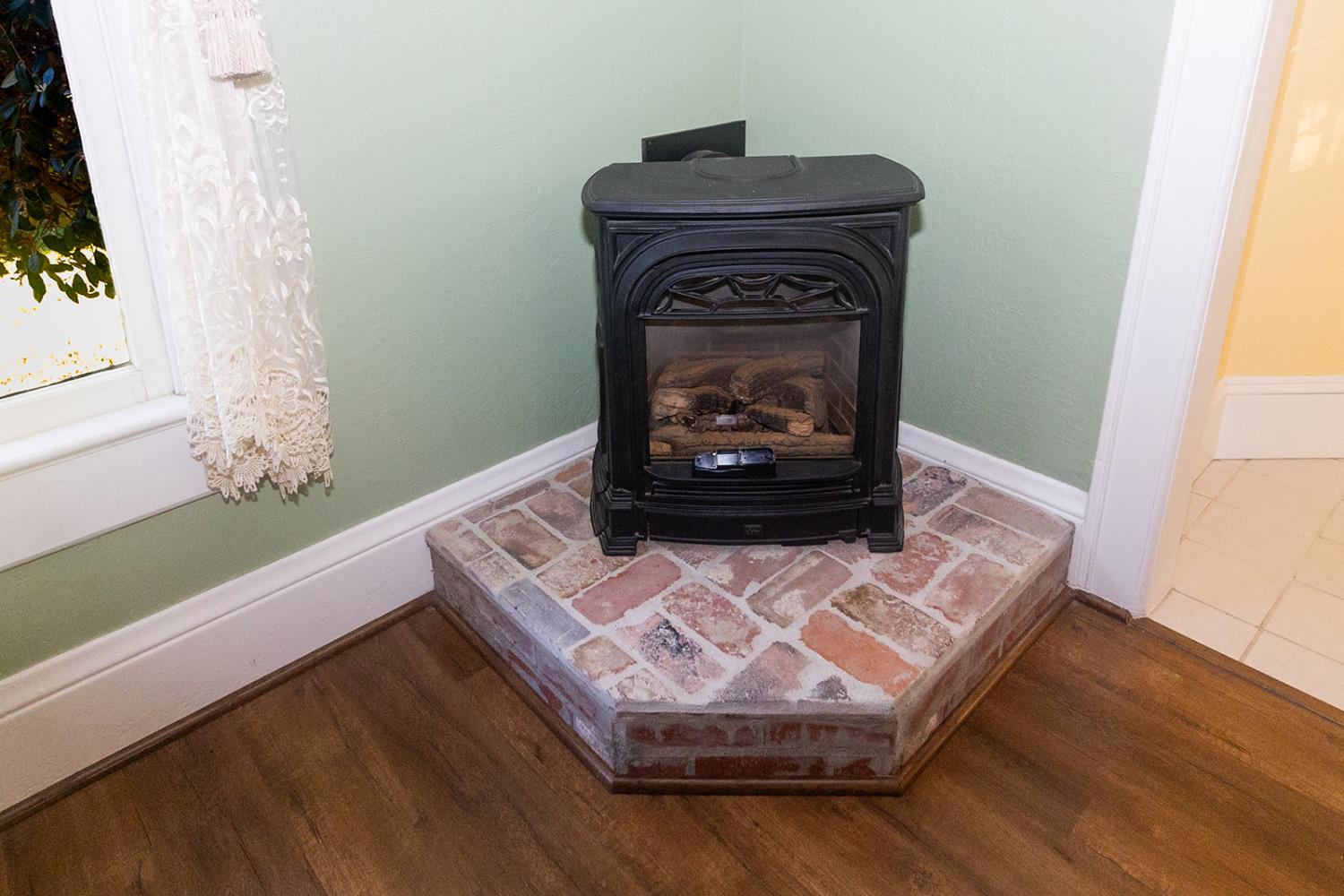 Detail Gallery Image 8 of 59 For 603 1st St, Woodland,  CA 95695 - 3 Beds | 2 Baths