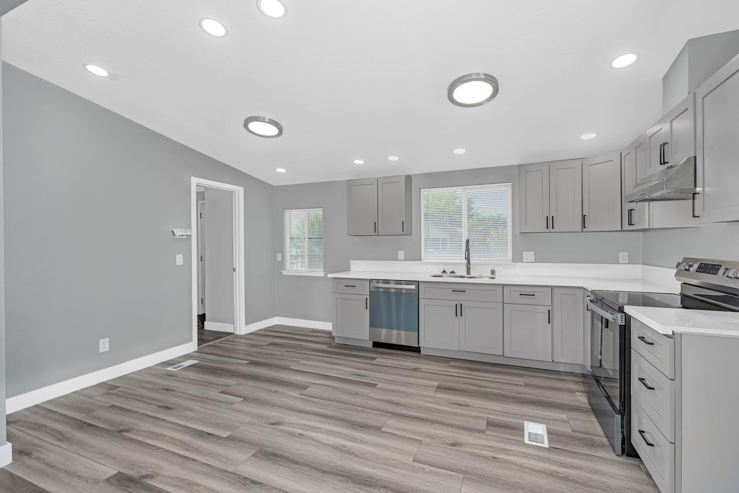 Detail Gallery Image 13 of 39 For 8721 Laird St, Patterson,  CA 95363 - 3 Beds | 2 Baths