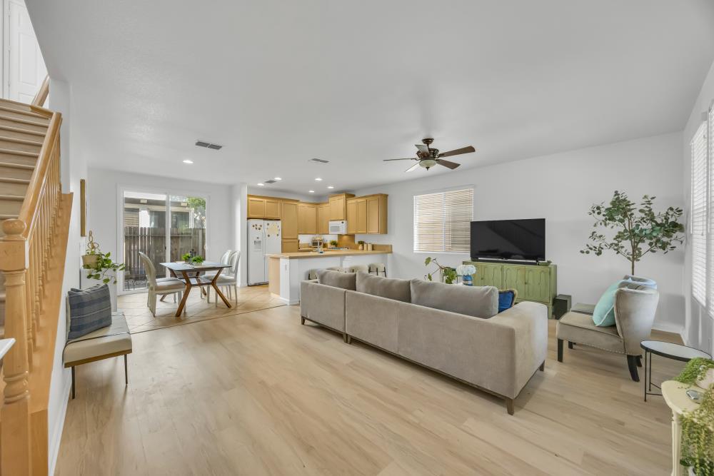 Detail Gallery Image 7 of 48 For 2582 Aimonetti Ave, Sacramento,  CA 95833 - 3 Beds | 2/1 Baths