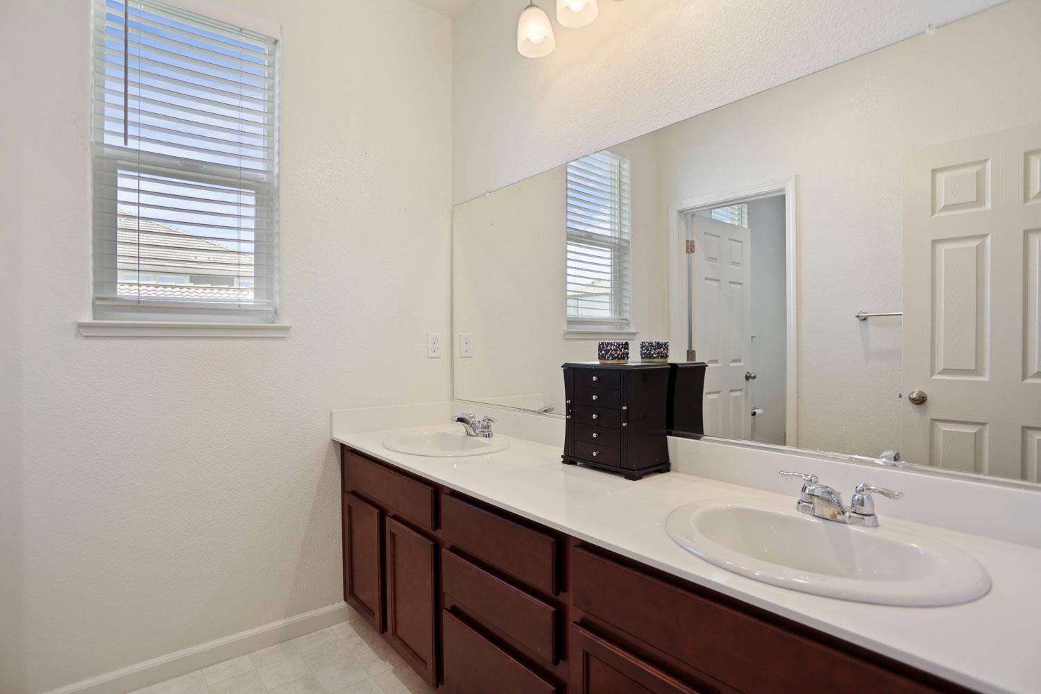 Detail Gallery Image 32 of 37 For 21224 Grapevine, Patterson,  CA 95363 - 5 Beds | 3 Baths