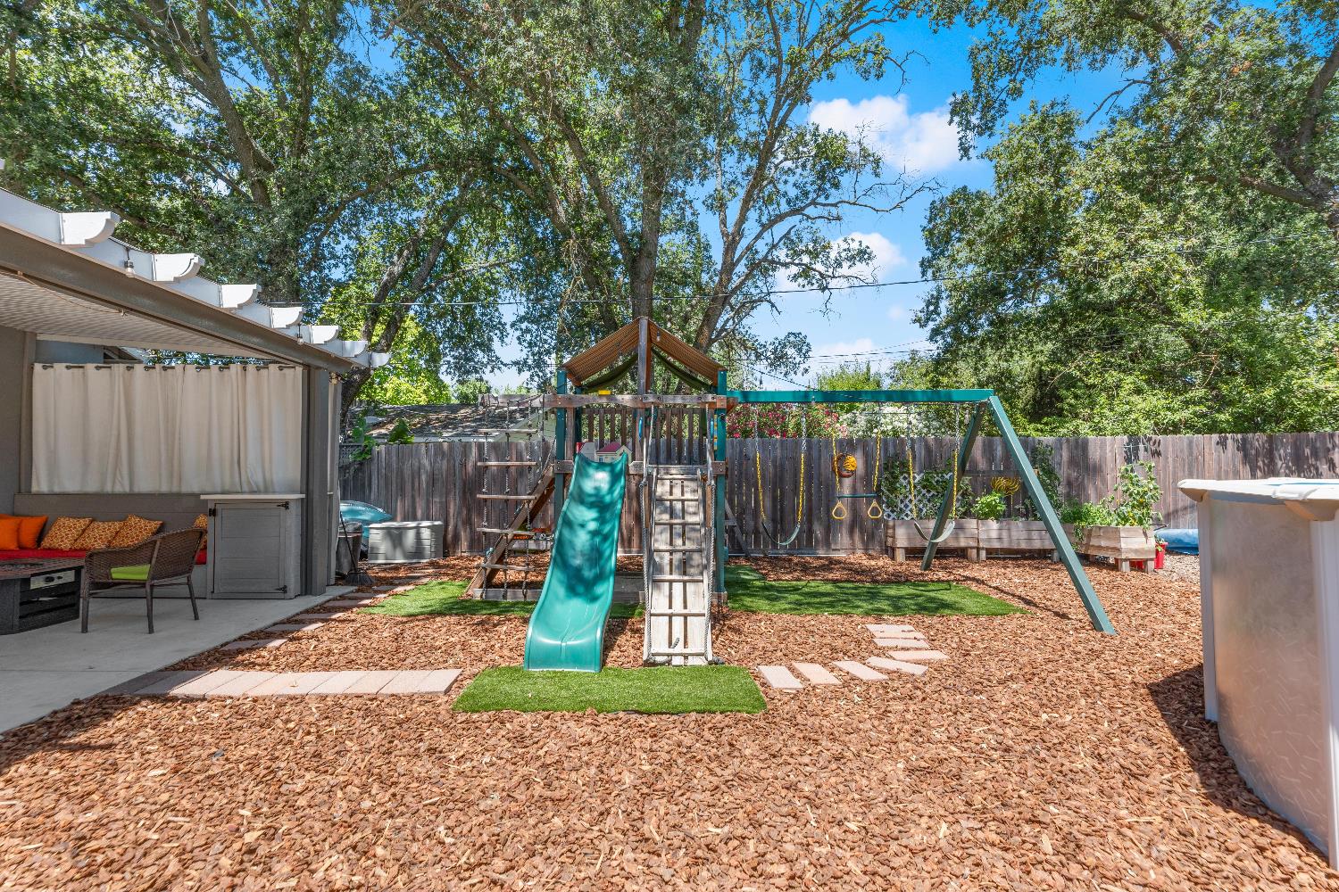 Detail Gallery Image 49 of 60 For 6936 Kon Tiki Dr, Orangevale,  CA 95662 - 4 Beds | 2/1 Baths