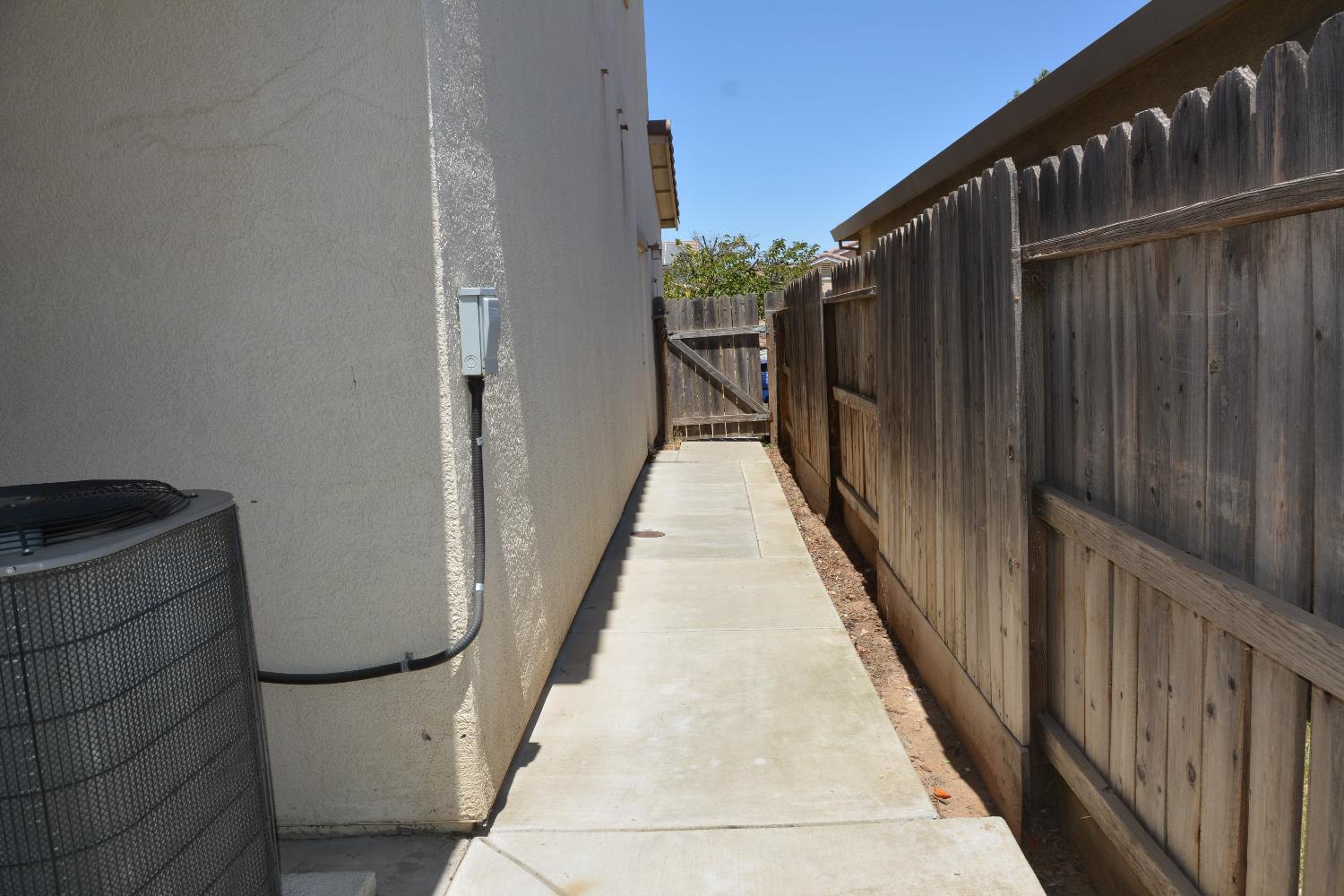 Detail Gallery Image 27 of 29 For 1492 Antioch Ct, Merced,  CA 95348 - 5 Beds | 2/1 Baths
